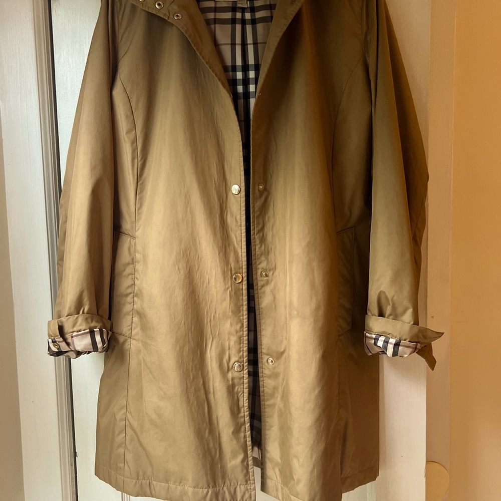 COPY - Burberry Rain Coat, size L.